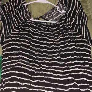Xl black and white shirt